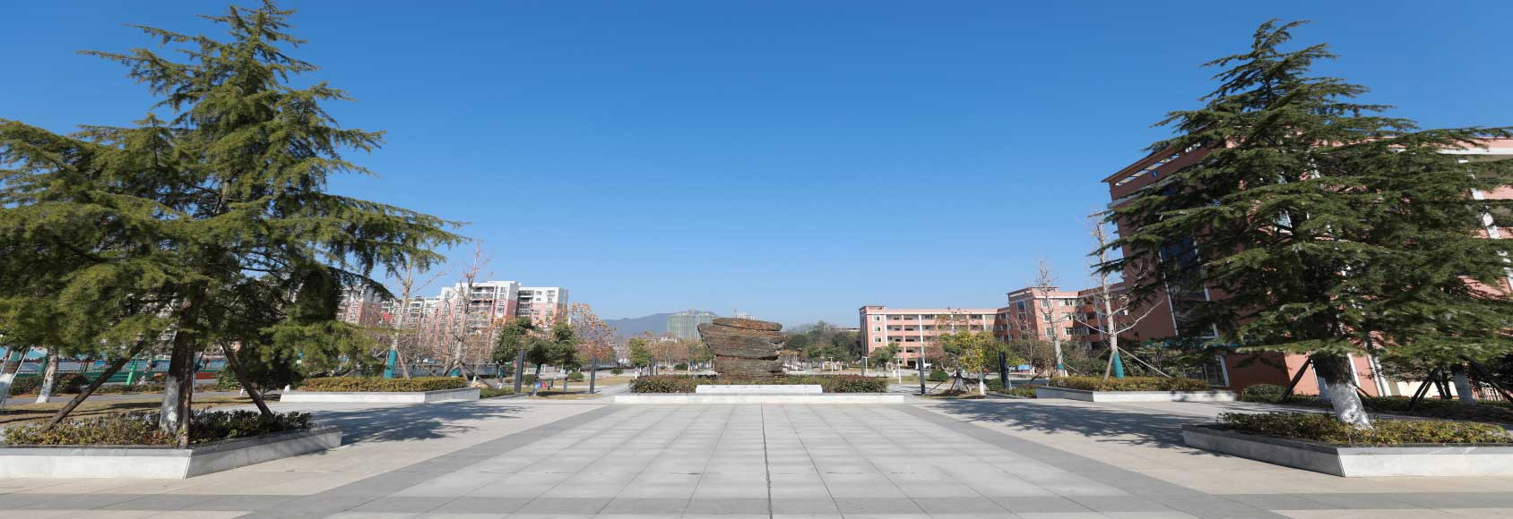 法制广场
